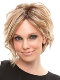Perruque Eve Jon Renau : coupe asymétrique, fibre HD thermorésistante (jusqu’à 135°C) pour un rendu naturel et élégant.