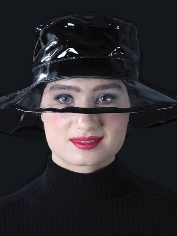 Chapeau de pluie Tiana MM Paris en PVC brillant, 100% imperméable, coloris ultra stylés pour sorties sous la pluie