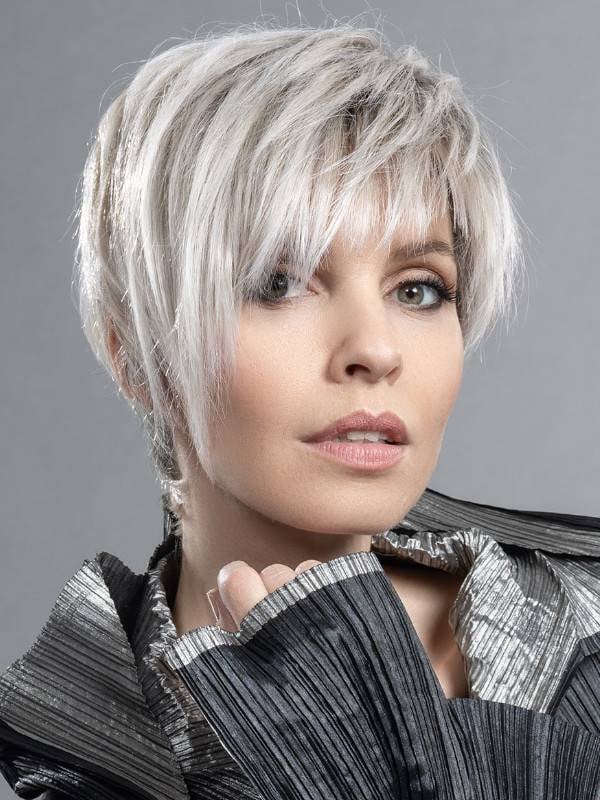Perruque Amaze Mono Part Ellen Wille : coupe courte asymétrique, frange longue, Prime Hair coiffable 160°C, effet rooted naturel