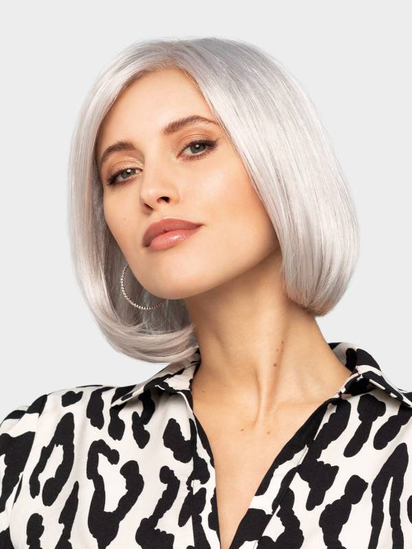 Adoptez la High End Light Page : perruque mi‑longue aux pointes recourbées pour un style naturel et élégant