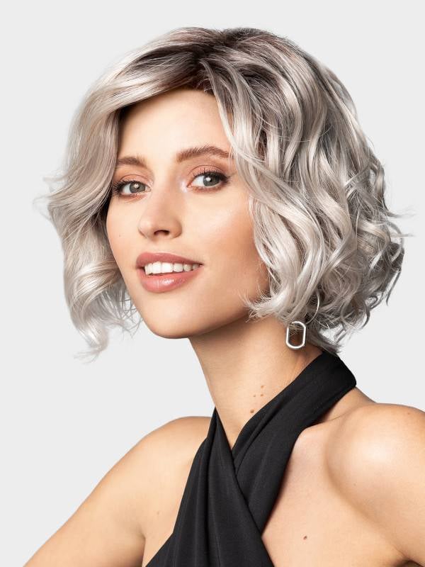 Perruque Mika boucles larges, fibre synthétique naturelle - Adoptez le style élégant