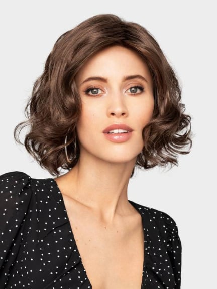 Marcello Lace Part — perruque mi‑longue bouclée Gisela Mayer, fibre synthétique à rendu naturel