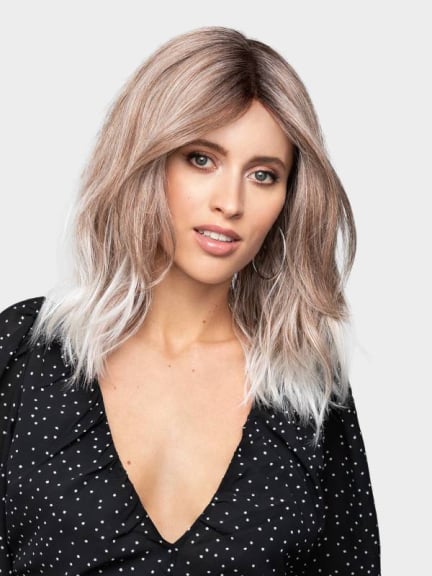 Découvrez Jule, perruque wavy aux épaules au rendu naturel et féminin