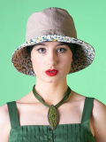 Bob Dilane MM Paris : bob anti-UV en coton, réversible, motifs fleuris estivaux, taille réglable pour un confort optimal.