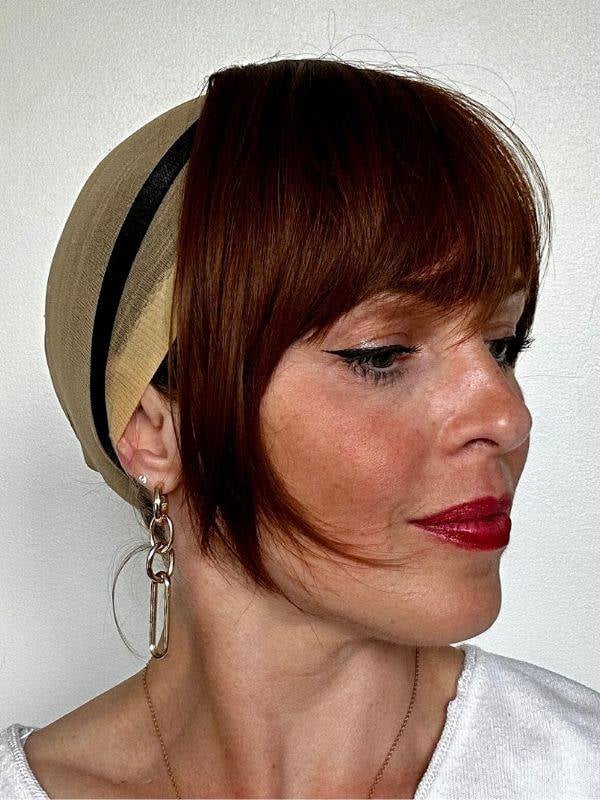Frange Bangie en fibre synthétique — look naturel, bandeau réglable anti-glisse