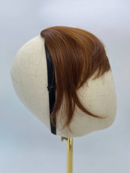 Frange Bangie en fibre synthétique — look naturel, bandeau réglable anti-glisse