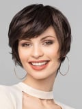 Perruque Heidi Mono Large Gisela Mayer : coupe dégradée, volume naturel, confort grande taille (58–60 cm).