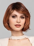 Perruque Super Page Mono Lace Large Gisela Mayer : carré lisse avec frange, lace naturelle et bonnet confortable.