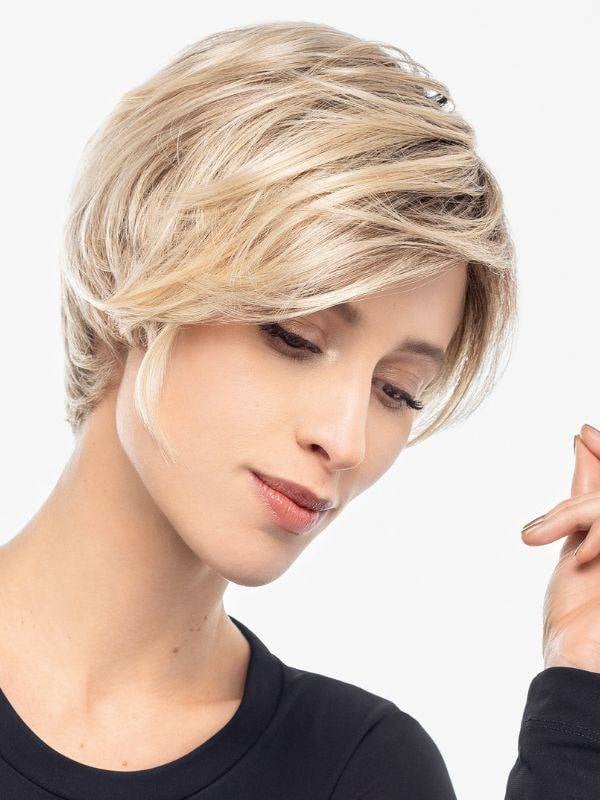 Perruque Super Clic Small Gisela Mayer, coupe asymétrique chic, taille 52-54 cm, fibre synthétique mémoire de forme, effet natur