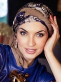 Foulard Boho Christine Headwear fixé sur bonnet/turban Boho : accessoire léger à boutons-pression, idéal en cas d’alopécie.
