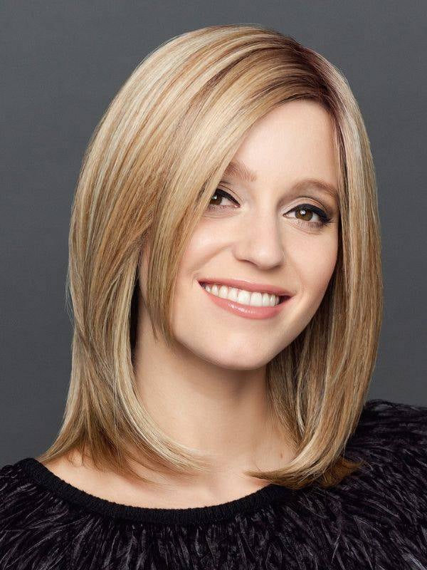 Découvrez Duo Page Long — perruque mi‑longue, mèche stylée, bonnet médical fait main