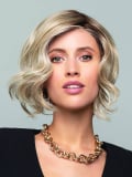 Perruque Nature Liv Gisela Mayer : boucles modernes, fibre synthétique résistante à la chaleur 150°C, look naturel et élégant.