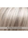Perruque Scarlett Gisela Mayer : carré plongeant mi-long avec frange effilée, rendu naturel et volume, fibre synthétique mémoire