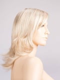 Perruque Ellen Wille Alive Mono Part mi-longue dégradée, effet naturel avec racines foncées (rooted) et balayage (mix).