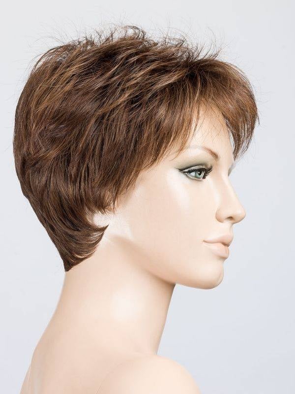 Perruque Bliss Ellen Wille : coupe courte boyish avec frange fine et tulle cinéma, bordure invisible extra longue pour un rendu 