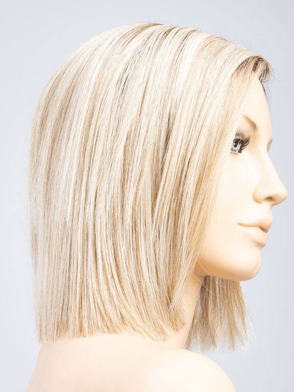 Lia Mono Part II — carré court lisse, pointes effilées, mono lace invisible, fibre thermorésistante