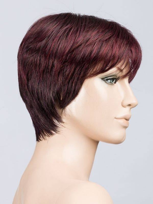 Perruque Pixie Ellen Wille : coupe courte dégradée avec frange, effet rooted, volume naturel et look sportif chic