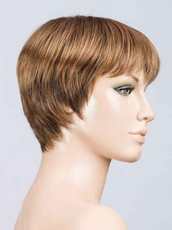 Perruque Pixie Ellen Wille : coupe courte dégradée avec frange, effet rooted, volume naturel et look sportif chic