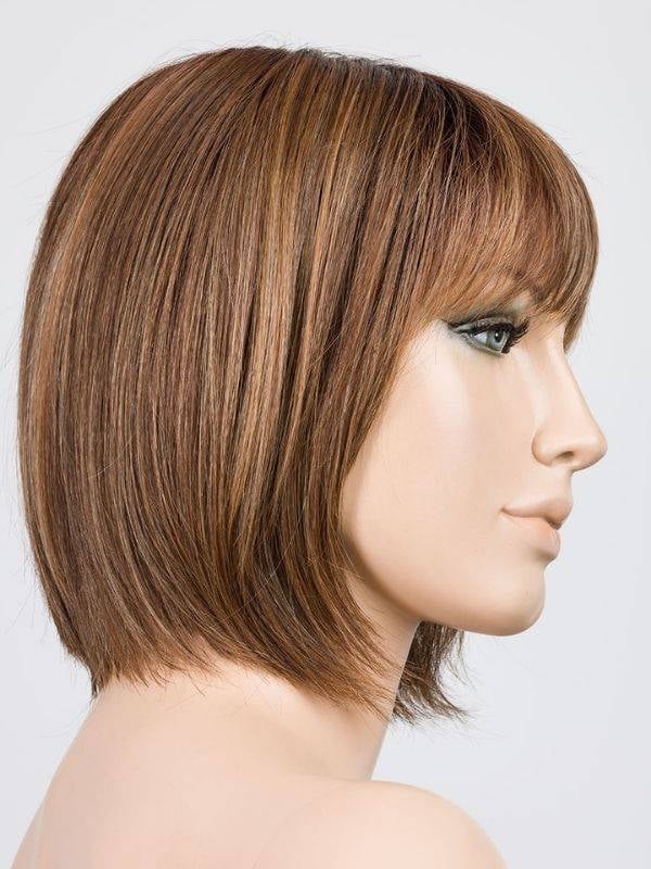 Perruque Sing Mono Part — carré court lisse, frange droite, couleur sandmulti rooted