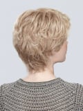 Perruque Alexis Deluxe Ellen Wille : ondulations volumineuses, effet racines foncées, look urbain glamour et confortable.