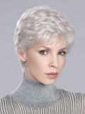 Perruque Apart Hi Hair Power ondulée avec effet racines (rooted), volume arrière et bordure frontale tulle cinéma.