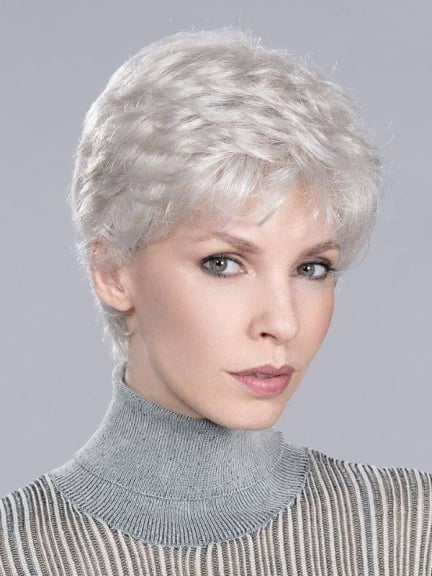 Apart Hi — perruque ondulée, volume arrière et tulle cinéma