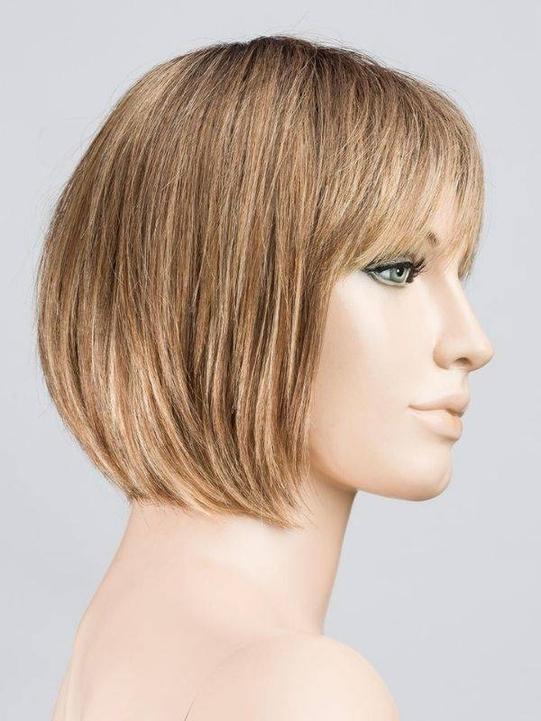 Admirez le petit carré Blues de Ellen Wille avec frange effilée et nuque dégradée