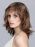 Perruque Casino Mono Part Hair Power mi-longue, pointes effilées, effet rooted et mix pour un rendu naturel et féminin