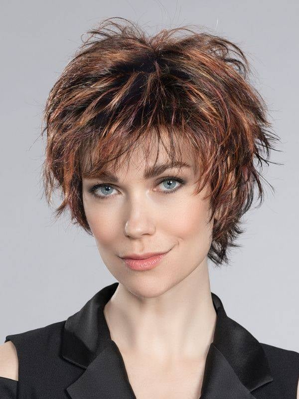 Perruque Click Hair Power : coupe effilée moderne, coiffé/décoiffé, effet racines foncées (rooted) ou mèches balayées (mix)