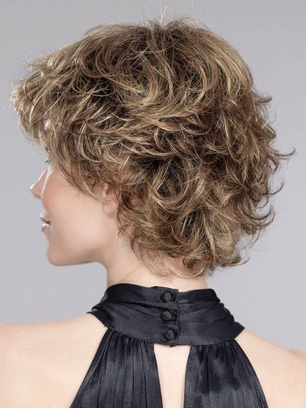 Perruque Daily ondulée : volume léger, effet rooted (racines foncées) ou mix (balayage), confort naturel pour tous les jours
