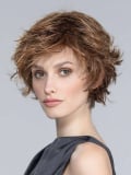 Perruque Date courte dégradée — adoptez un look coiffé-décoiffé