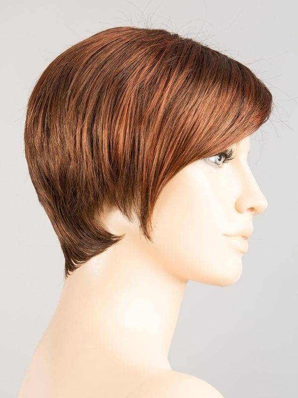 Fenja Mono Part — perruque courte, frange asymétrique, coloris tendance