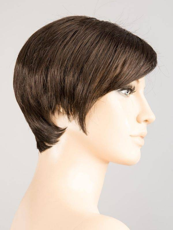 Fenja Mono Part — perruque courte, frange asymétrique, coloris tendance