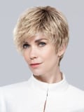 Perruque Ellen Wille Fenja Small Mono Part : coupe courte, frange asymétrique, raie naturelle, petite taille 53–54 cm