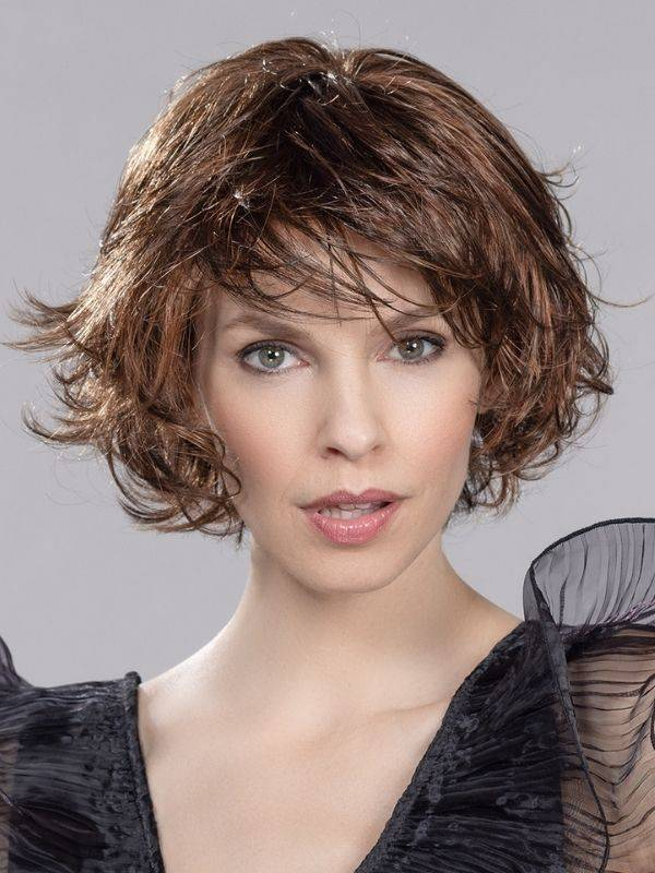 Perruque Synthétique Rose Frange Courte Ondulée - Bonnet Inclus