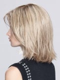 Perruque Limit Mono Part Hair Power : raie mono naturelle, pointes effilées, effet rooted (racines foncées) et mèches mix