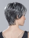 Perruque Love Comfort Hair Power courte effilée, tulle cinéma invisible, volume naturel, look chic et sportif