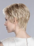 Perruque Ellen Wille Risk Comfort : coupe courte sportive, tulle cinéma discret, effet rooted/mix, confort léger au quotidien.
