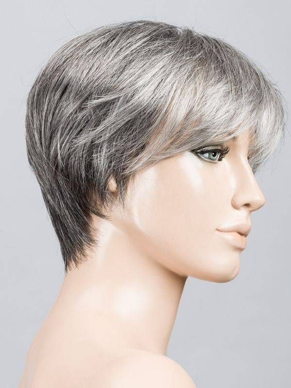 Découvrez Seven Mono Part: coupe courte lisse, effet 'rooted' et 'mix'.