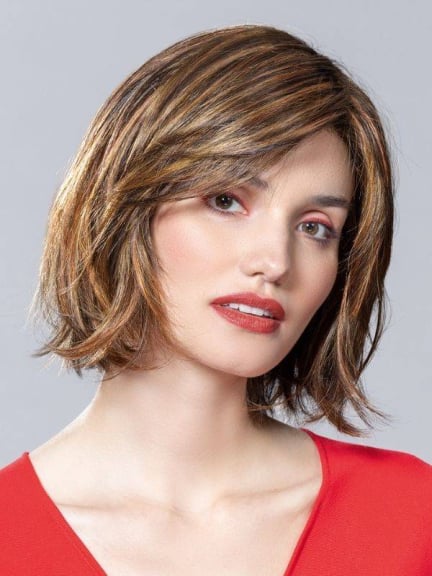 Coiffez Smoke Mono Part petit carre effile avec tulle cinema pour frange a gauche ou a droite