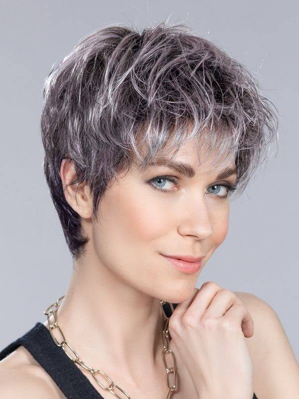 Perruque Ellen Wille Stop Hi Tec : coupe courte effilée, volume naturel, effet racines foncées et mèches balayées