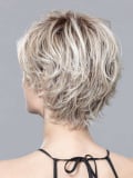 Perruque Ellen Wille Cover Mono Part : coupe courte asymétrique, fibre thermo 130°C, bordure frontale invisible extra-longue.
