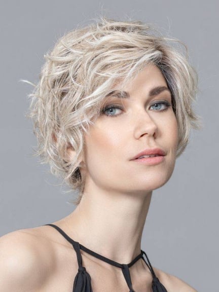 Perruque Cover Mono Part d'Ellen Wille - coupe courte asymétrique, style chic