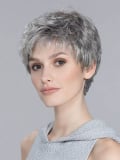Perruque Ellen Wille Foxy Mono : coupe courte classique, tulle frontal invisible extra-long pour un effet naturel et discret.