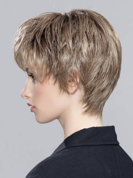 Vision Mono d'Ellen Wille — coupe courte élégante et volume naturel. Adoptez ce style