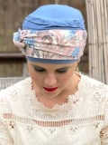 Bandeau Blouge MM Paris en acrylique, motif estival, à nouer sur turban uni pour un look chic et confortable.