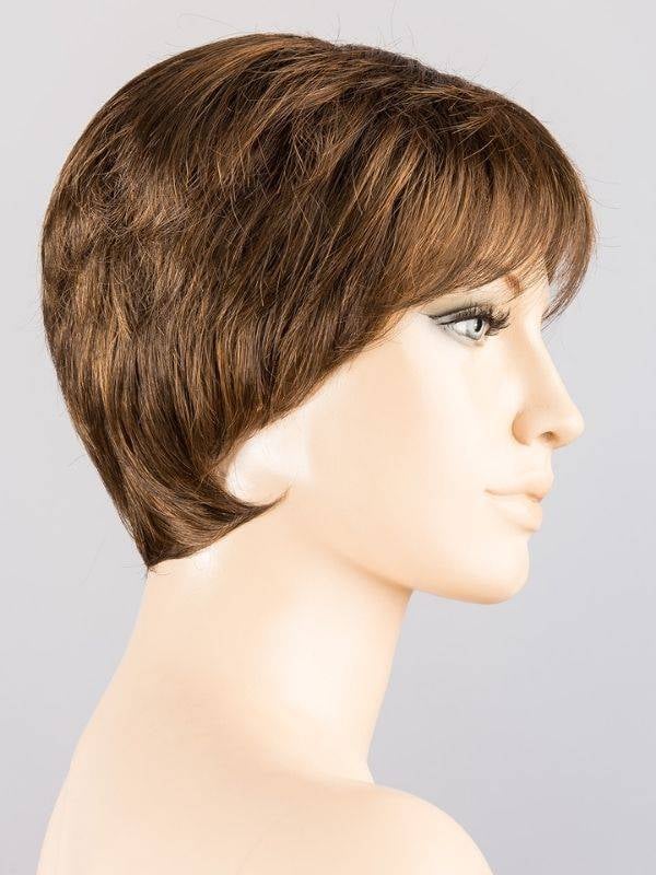 Perruque Select Soft Ellen Wille : coupe courte lisse, volume naturel, tulle frontal extra-long invisible, monture confort médic