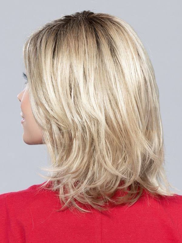 Lucky Mono Part — Perruque carré naturelle, frange latérale et tulle cinéma