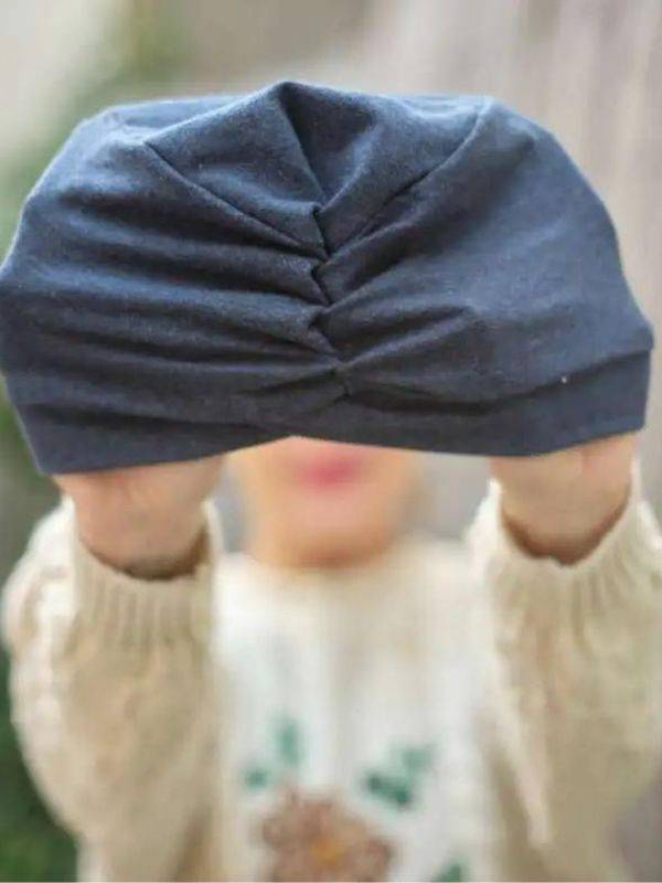 Bonnet Toutan en coton jersey, OEKO-TEX SPF40+ — Crédit photo Ilan Dehé