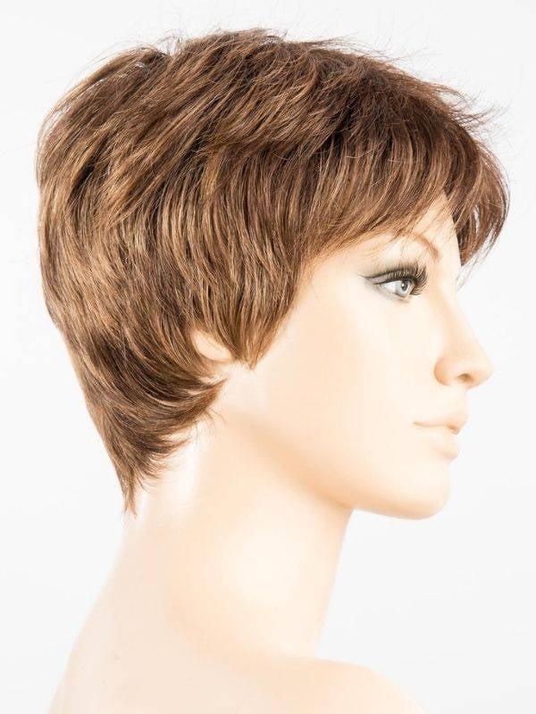 Debbie : sublimez votre look avec une coupe courte dégradée